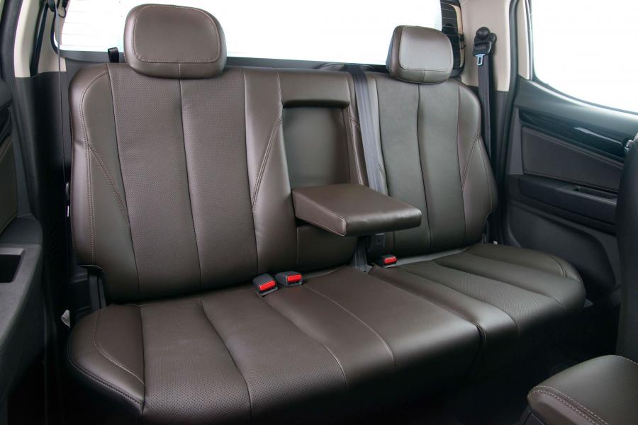Интерьер Chevrolet S10 High Country 2016 года  (фото 17 из 37)